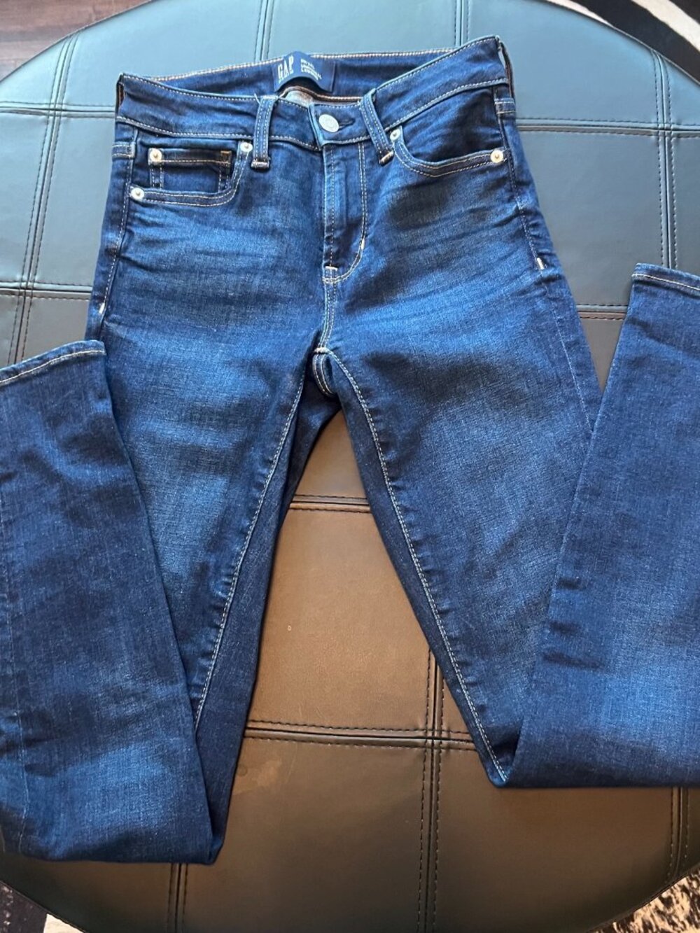 Women's Gap universal leggings size 00R medium wash